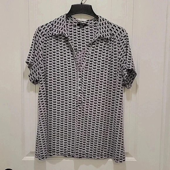 Alfani Black White Y2K Collared V Neck Blouse Size 2XL - Picture 5 of 5